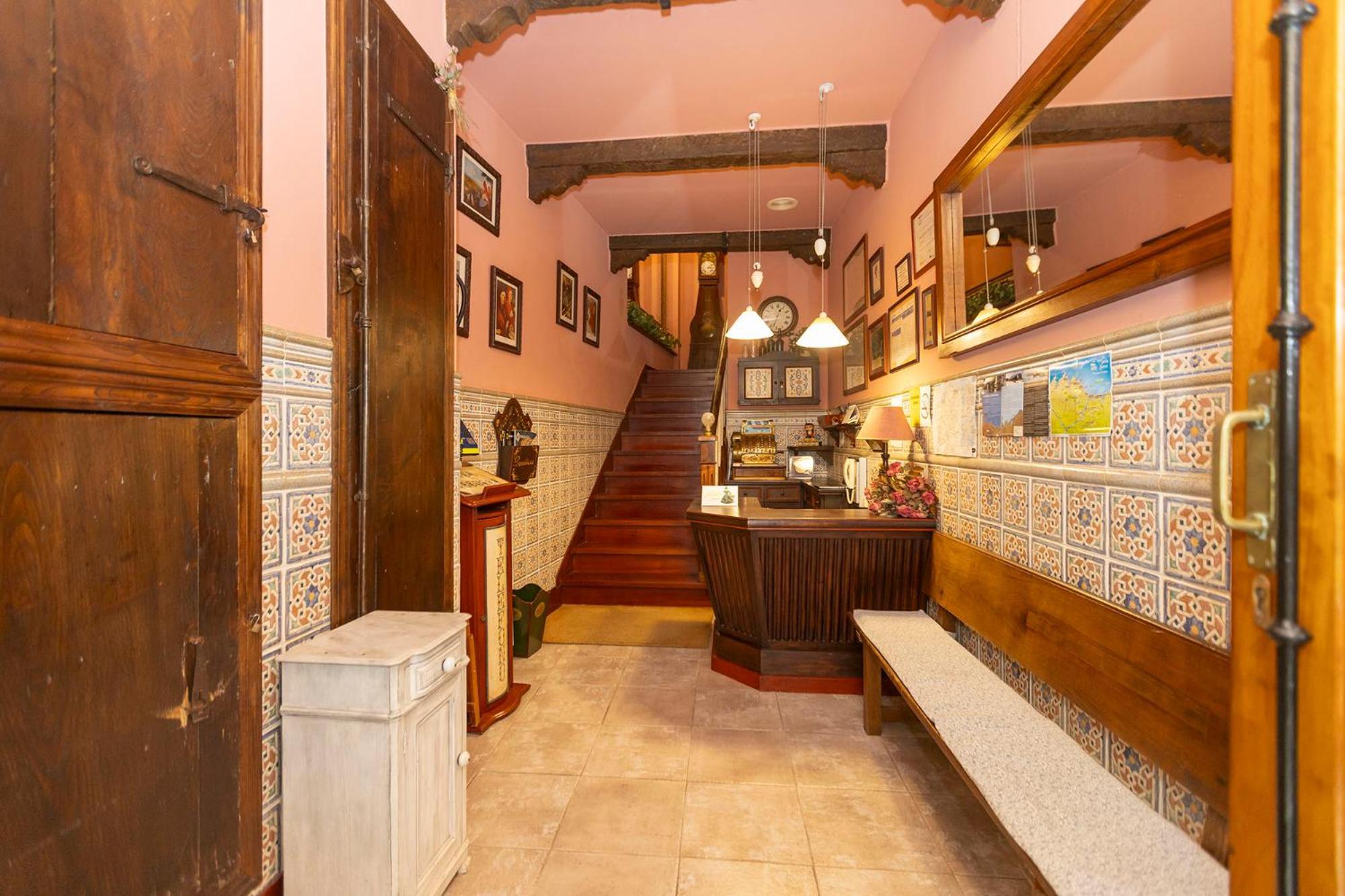 Escuder Apartamentos Turisticos Ribadeo Exterior foto