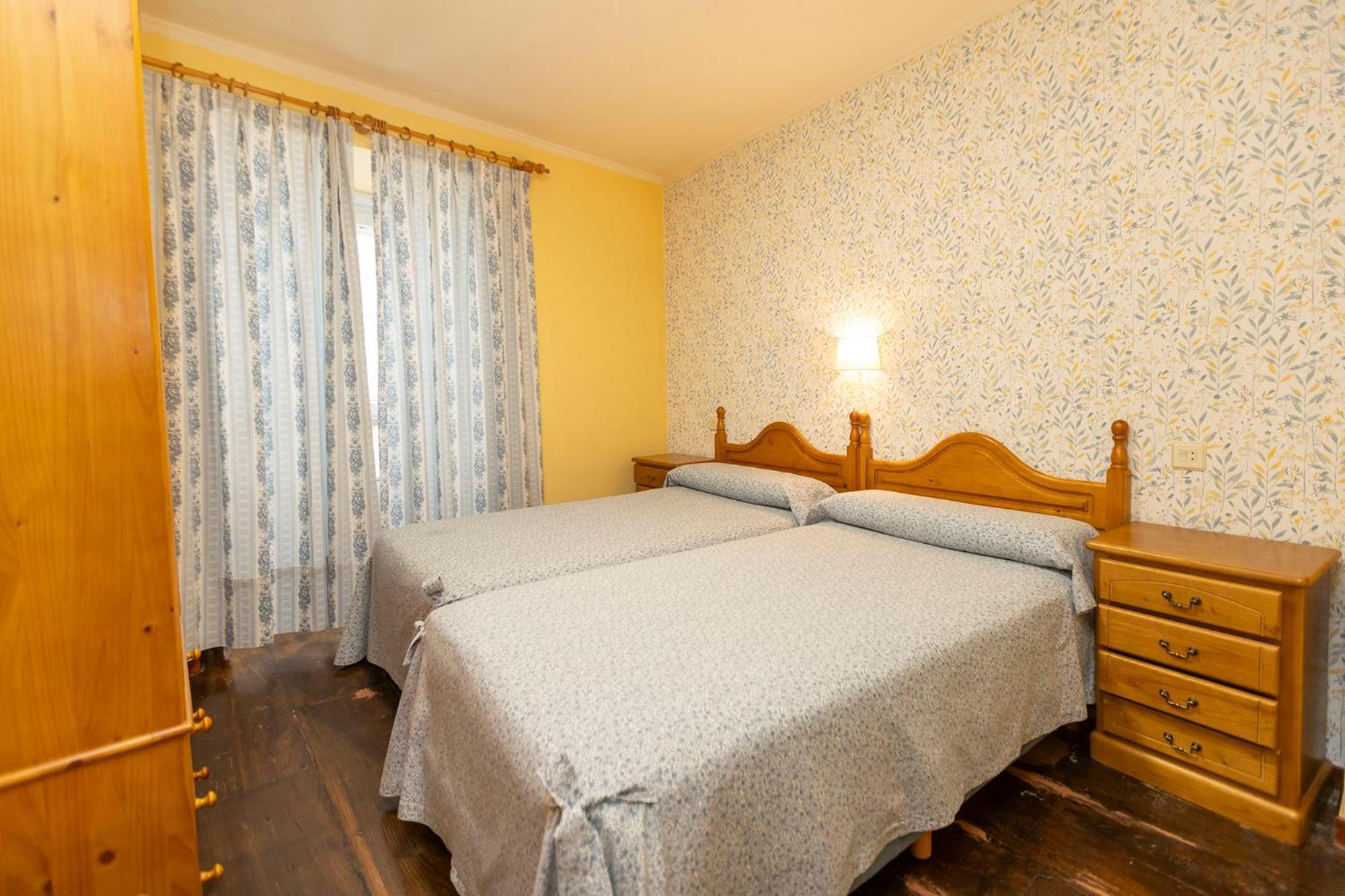 Escuder Apartamentos Turisticos Ribadeo Exterior foto