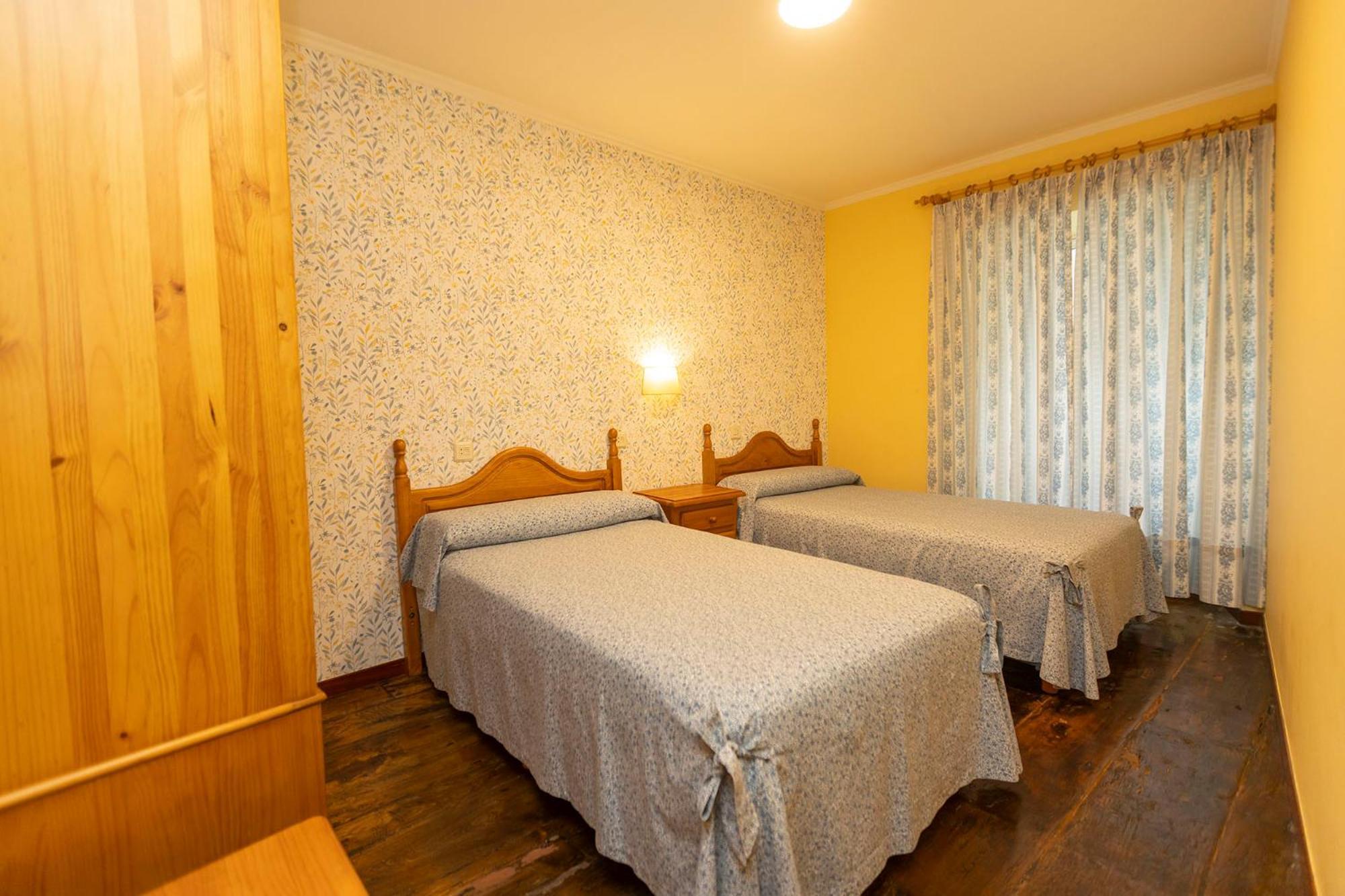 Escuder Apartamentos Turisticos Ribadeo Exterior foto