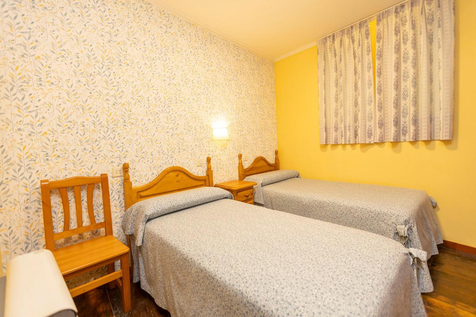 Escuder Apartamentos Turisticos Ribadeo Exterior foto