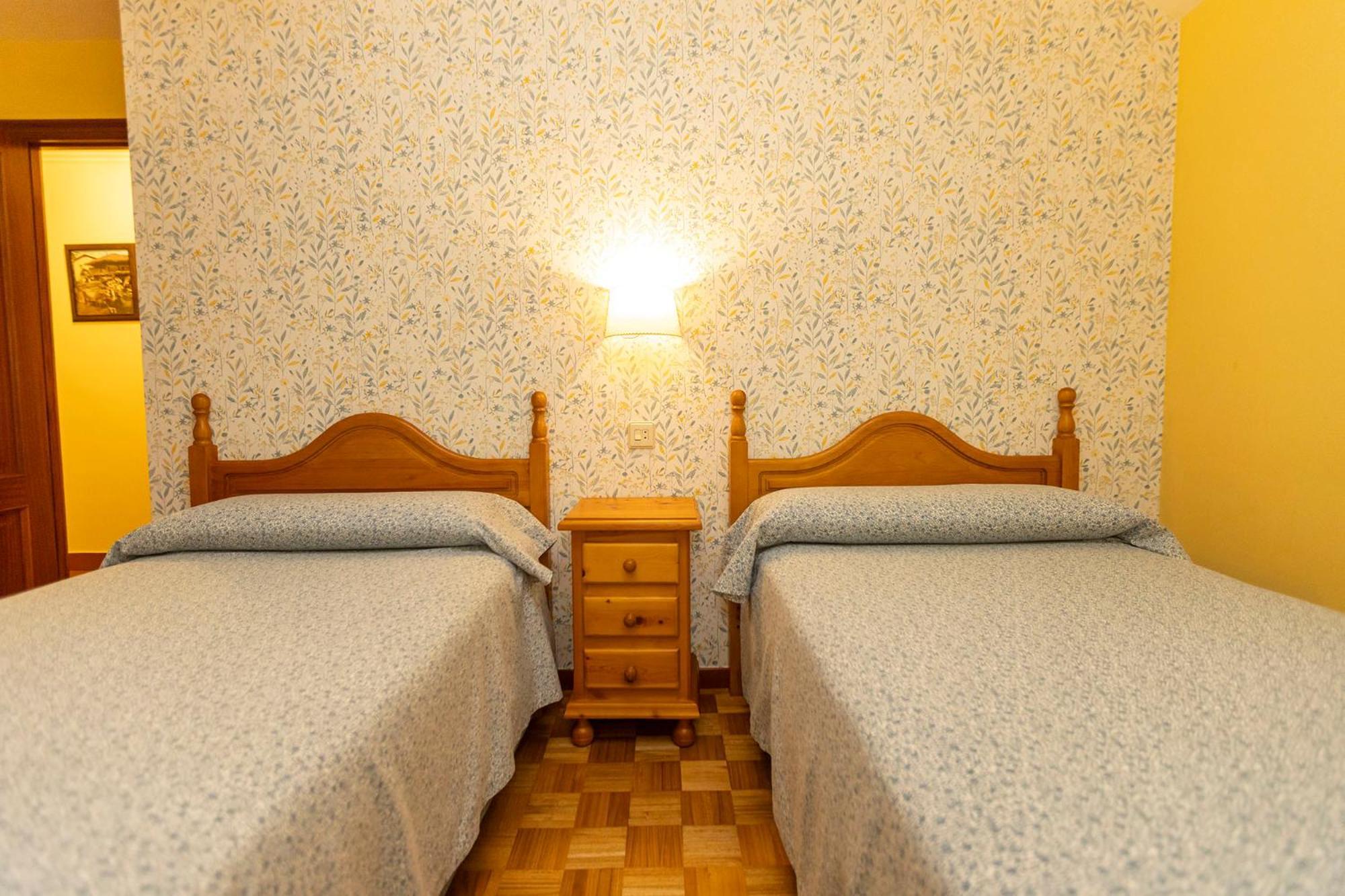 Escuder Apartamentos Turisticos Ribadeo Exterior foto
